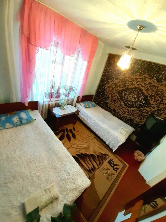 Guesthouse Kishimzhan Talas Esterno foto