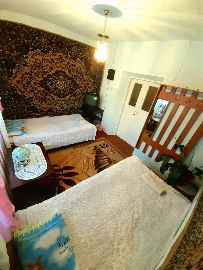 Guesthouse Kishimzhan Talas Esterno foto