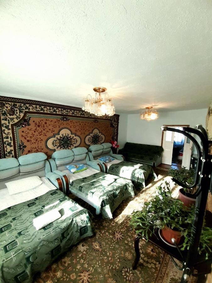 Guesthouse Kishimzhan Talas Esterno foto