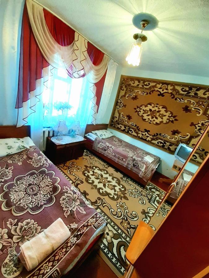 Guesthouse Kishimzhan Talas Esterno foto