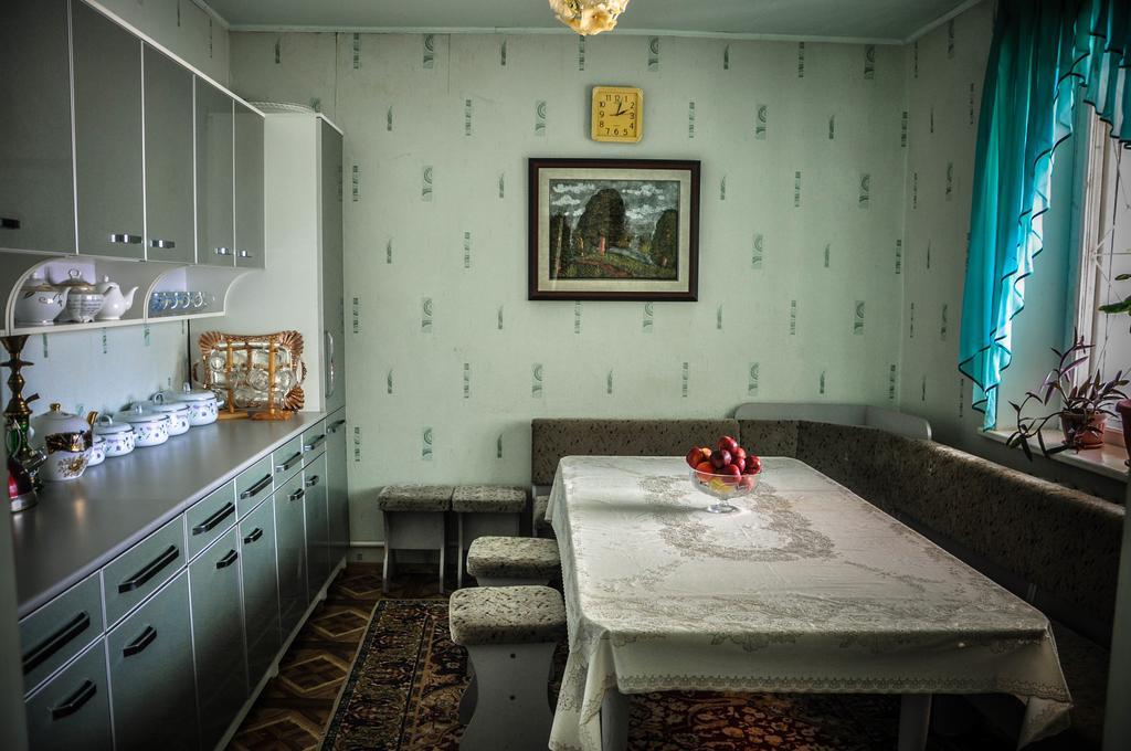 Guesthouse Kishimzhan Talas Esterno foto